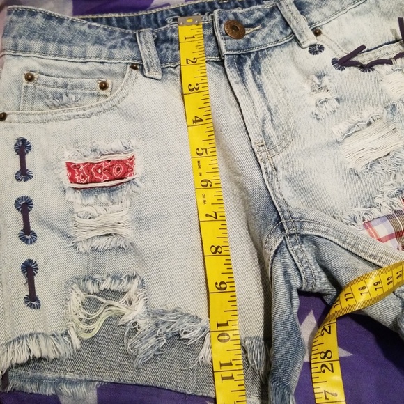 Jean Shorts Size 3 - Picture 7 of 8